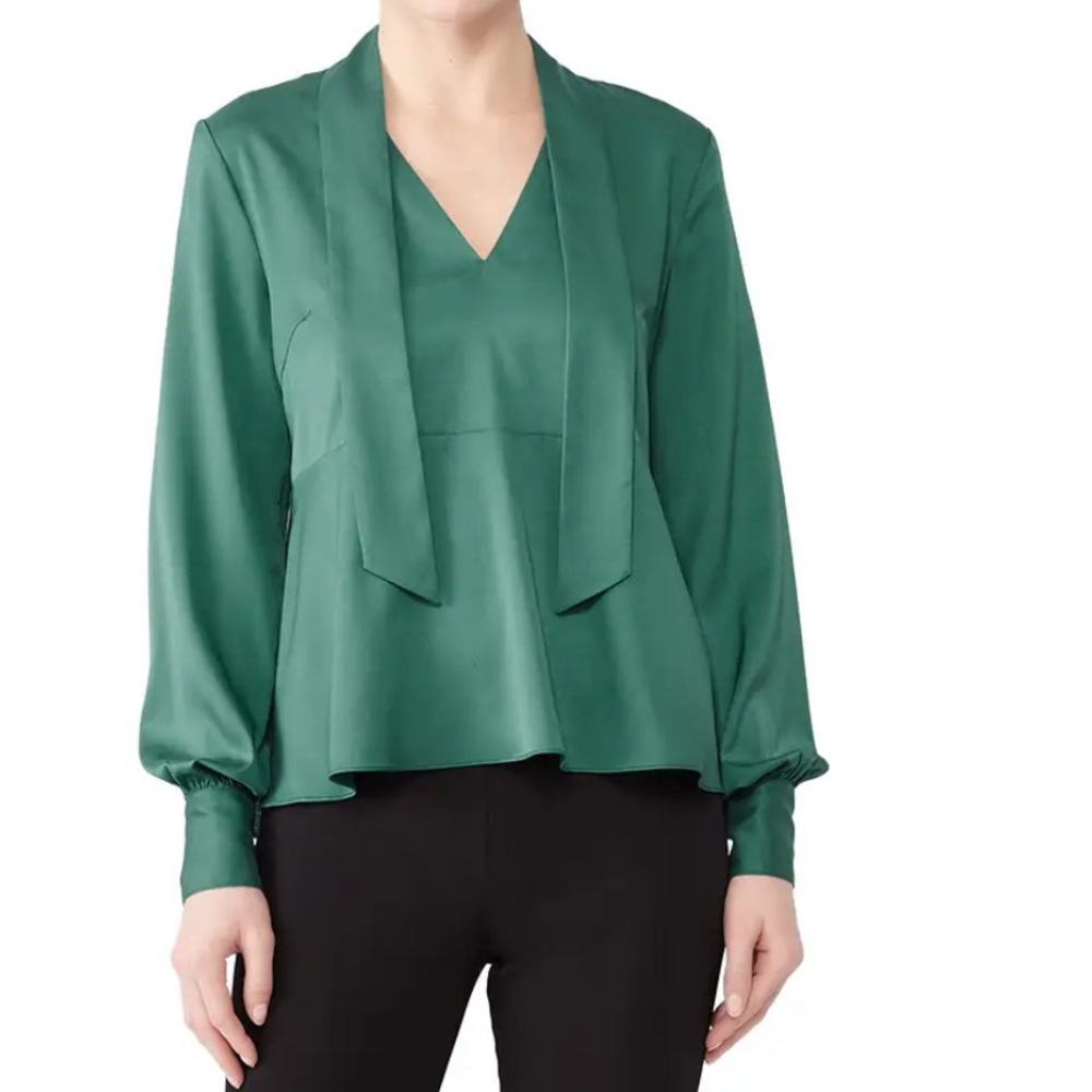 Becken emerald tie neck blouse sz 0.  LL